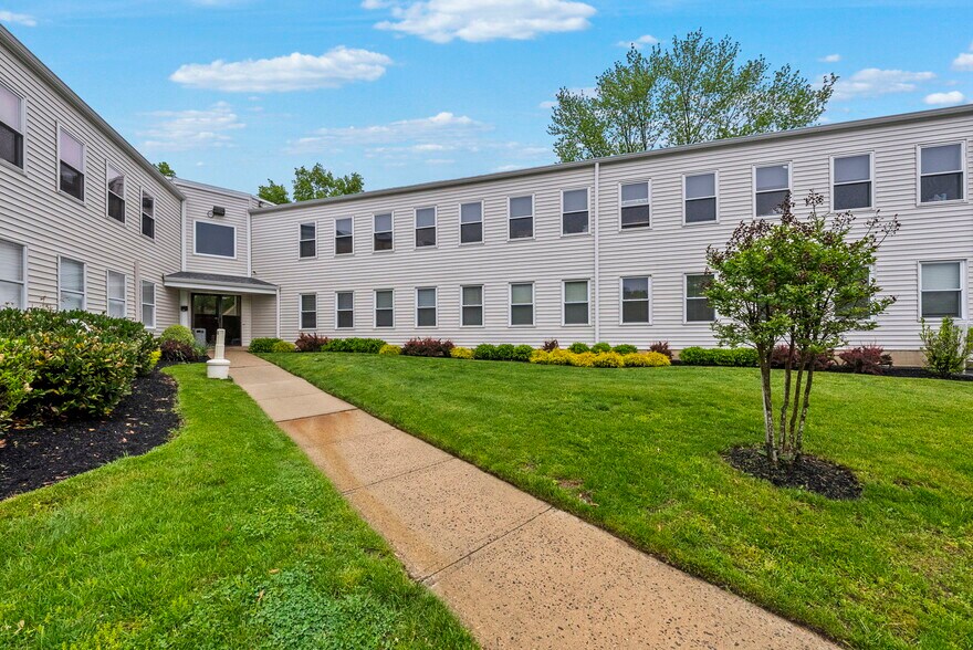 More Photos Of 59 Avenue at the Commons, Shrewsbury Medical For Sale