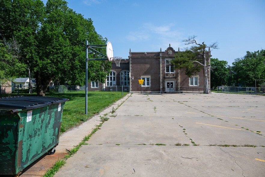 More Photos Of 315 S Market St, Emporia Schools For Sale