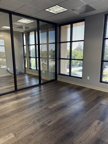 More Photos Of 2001 Howard Rd, Madera Loft Creative Space For Lease