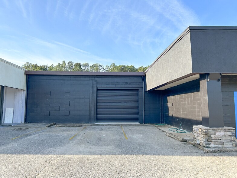 More Photos Of 4130 Government Blvd, Mobile General Retail For Lease