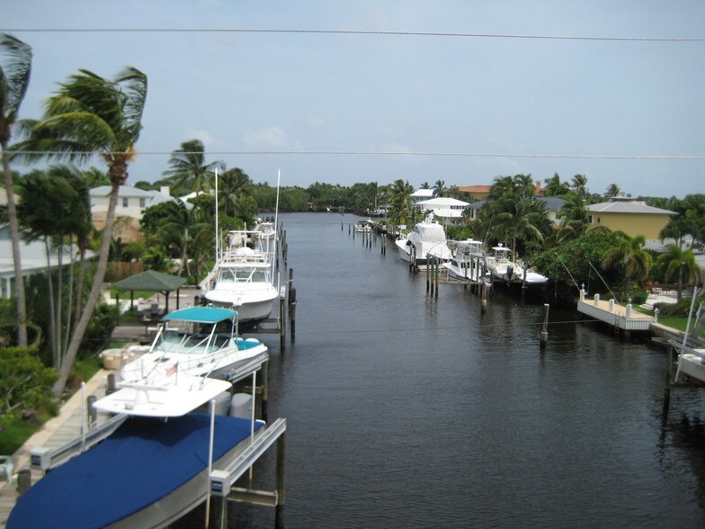More Photos Of 1200 S Federal Hwy, Boynton Beach Office For Lease