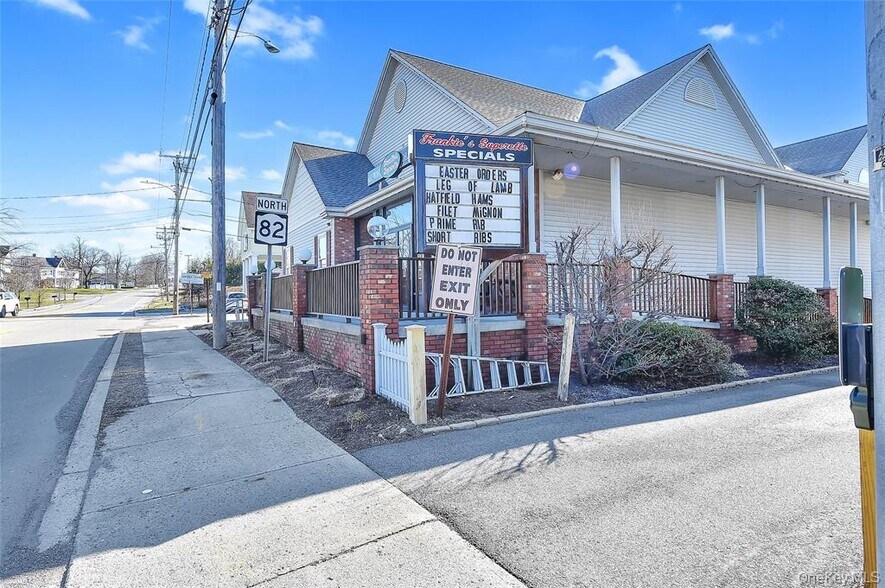 More Photos Of 868-870 Main St, Hopewell Junction Supermarket For Sale