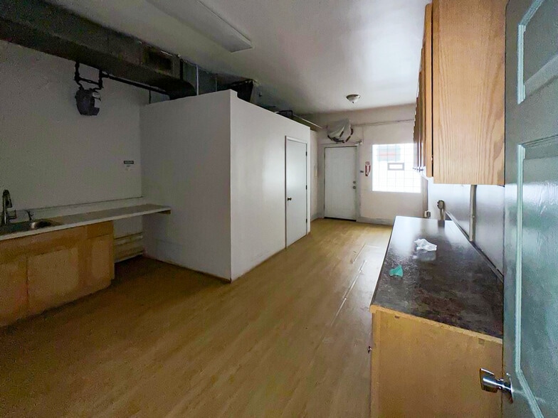 More Photos Of 6338 S Pulaski Rd, Chicago Storefront For Lease