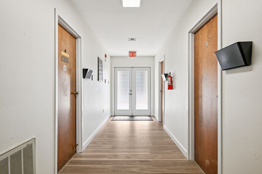 More Photos Of 1009 Carnation St, Slidell Office For Sale