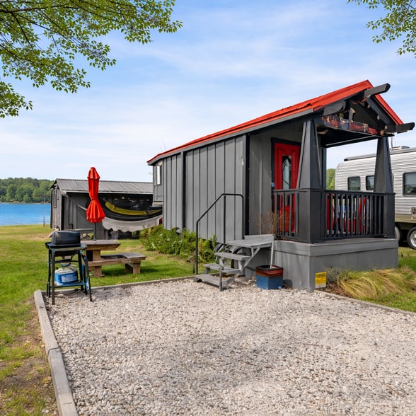 More Photos Of 2013 Bedford Ct, Weatherford Hospitality For Sale