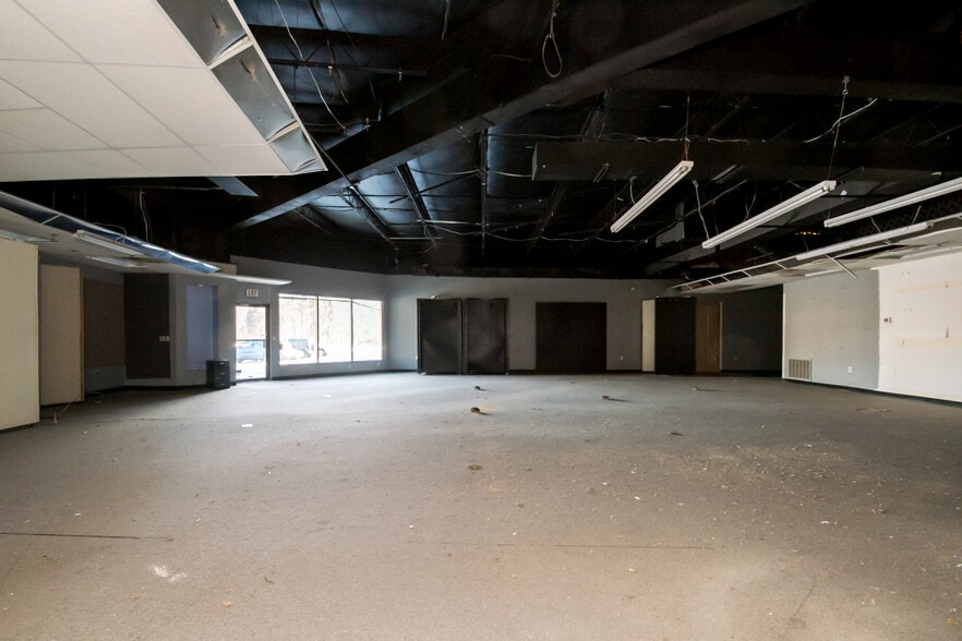 More Photos Of 5810 Kirkwood Hwy, Wilmington Unknown For Lease