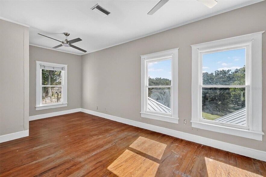 More Photos Of 1218 W Broad St, Groveland Office For Sale