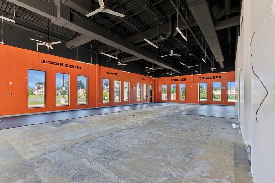 More Photos Of 950 Dekalb Pike, Blue Bell General Retail For Sale