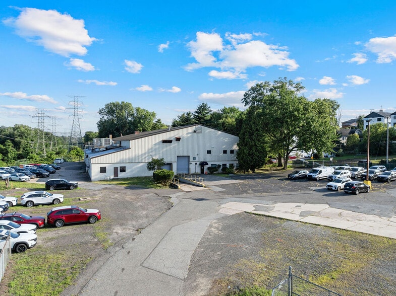 More Photos Of 73 Ramapo Valley Rd, Mahwah Warehouse For Lease