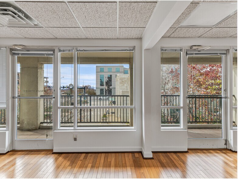 More Photos Of 70 Wall St, Asheville Office For Lease