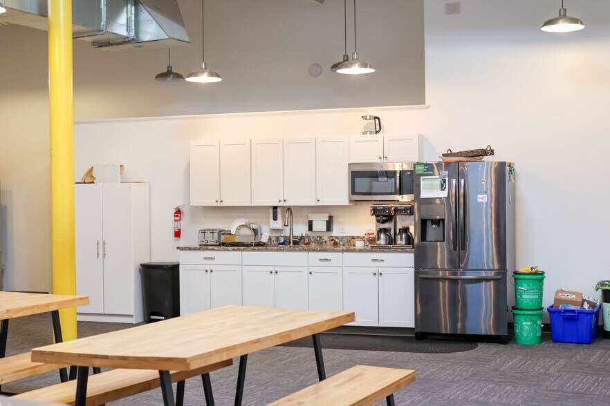 More Photos Of 82 Hanover St, Portland Office For Lease