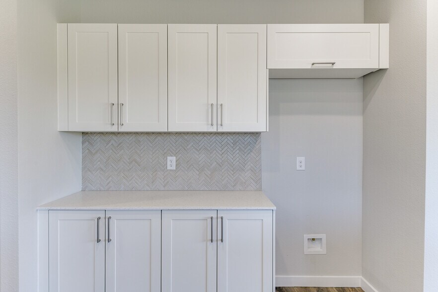 More Photos Of 4405 Clovis Ct, Midlothian Apartments For Sale