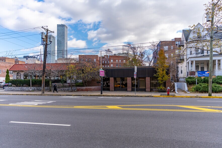 More Photos Of 2784 John F Kennedy Blvd, Jersey City Office For Sale