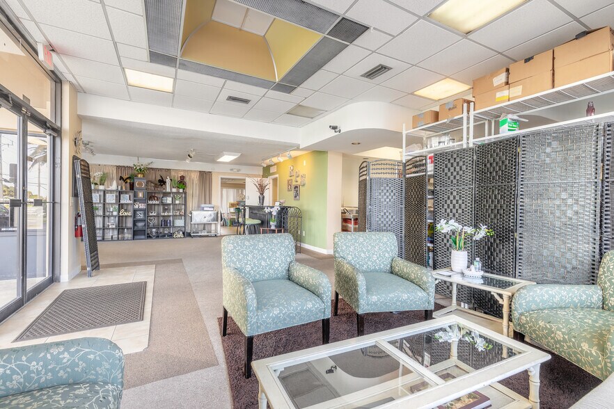 More Photos Of 258 Riverside Dr, Daytona Beach Storefront Retail Office For Sale