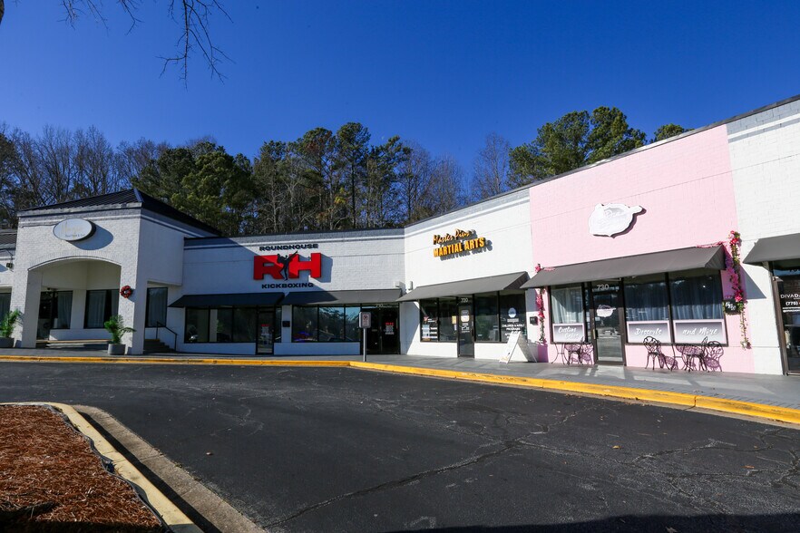 More Photos Of 8610 Roswell Rd, Atlanta Unknown For Lease