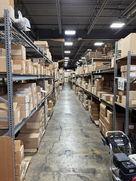 More Photos Of 311 Cox St, Roselle Warehouse For Lease