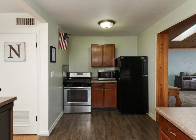 More Photos Of 311 McKinley St, Deer Creek Apartments For Sale
