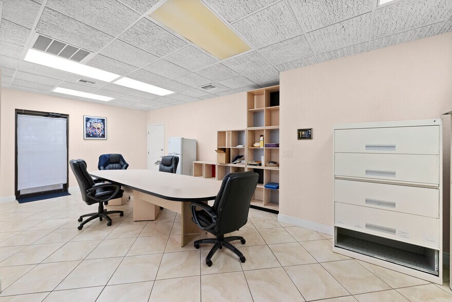 More Photos Of 611 Druid Rd E, Clearwater Medical For Sale