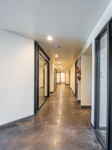 More Photos Of 13001 W Highway 71, Austin Storefront Retail Office For Sale