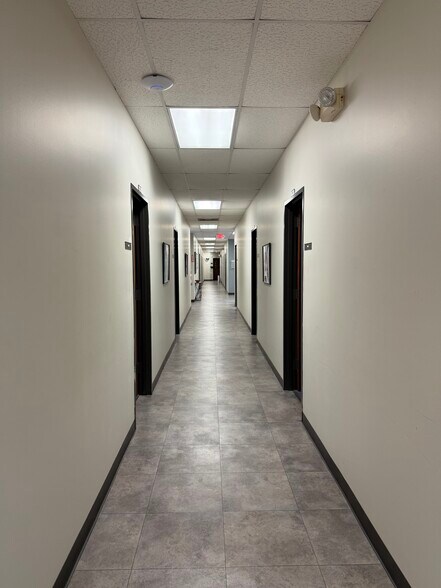 More Photos Of 10815 Huffmeister Rd, Houston Manufacturing For Lease