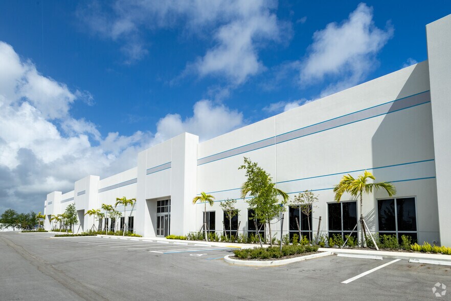 More Photos Of 1501 N Florida Mango Rd, West Palm Beach Warehouse For Lease