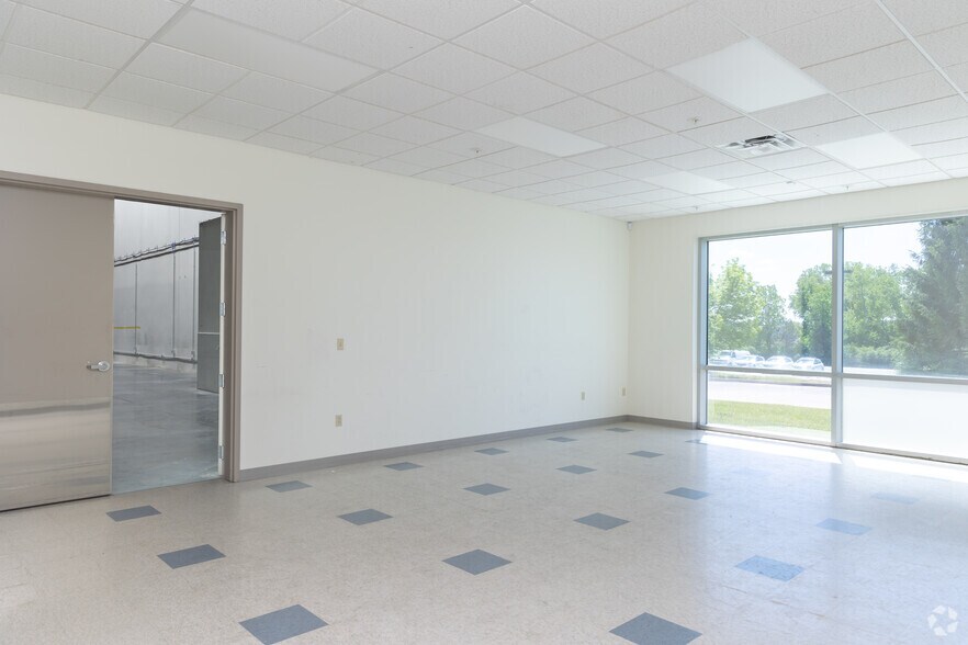 More Photos Of 21-31 Commerce Dr, O'Fallon Unknown For Lease