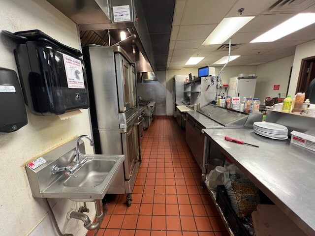 More Photos Of 98 W Main St, West Dundee Restaurant For Sale