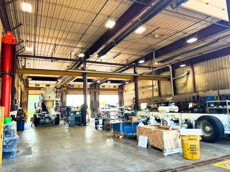 More Photos Of 4325 S Washburn St, Oshkosh Manufacturing For Sale