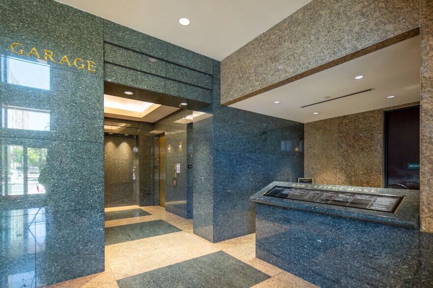 More Photos Of 1 Capitol Mall, Sacramento Office For Lease