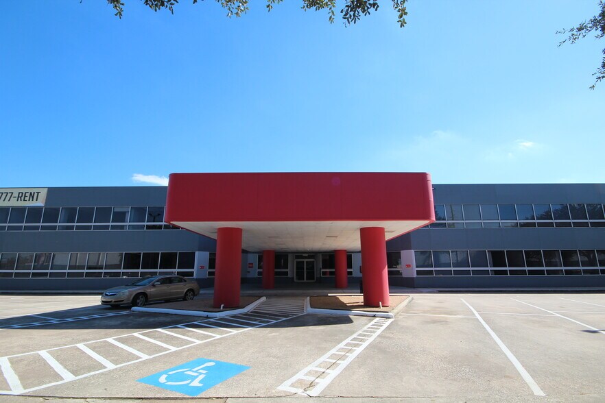 More Photos Of 16903 Red Oak Dr, Houston Office For Lease