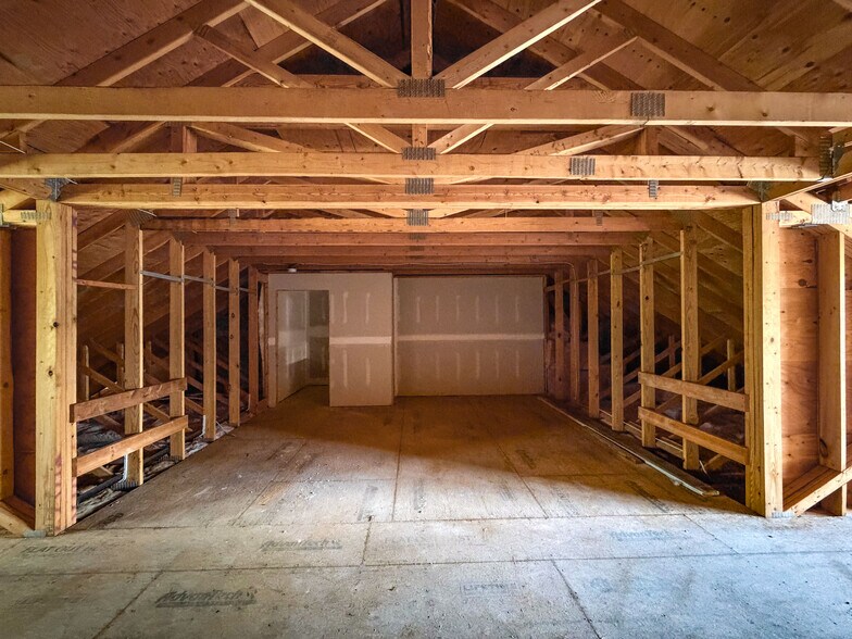 More Photos Of 200 Mountain Rd, Suffield Office For Lease