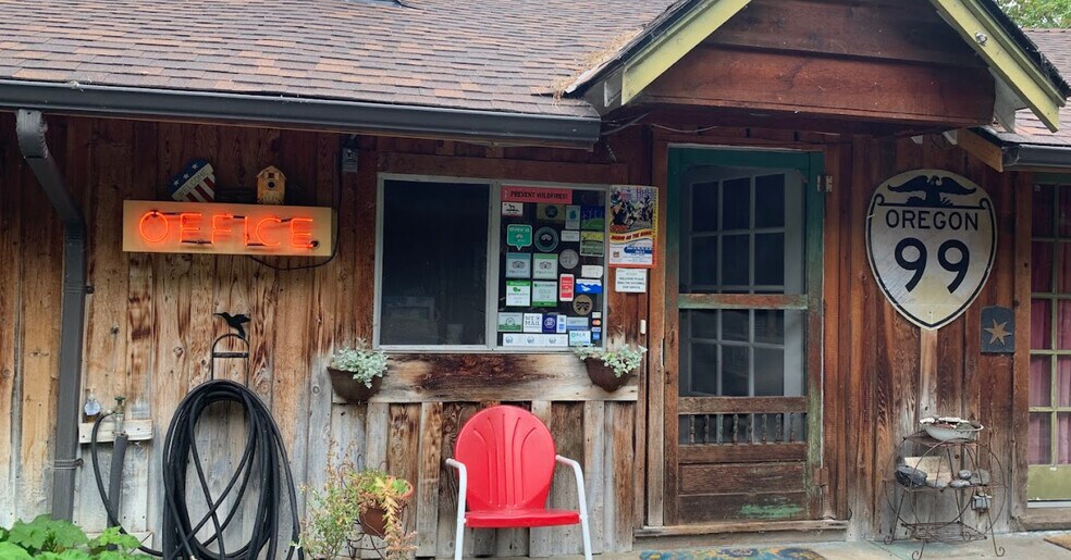 Primary Photo Of 2600 Rogue River Hwy, Grants Pass Hospitality For Sale