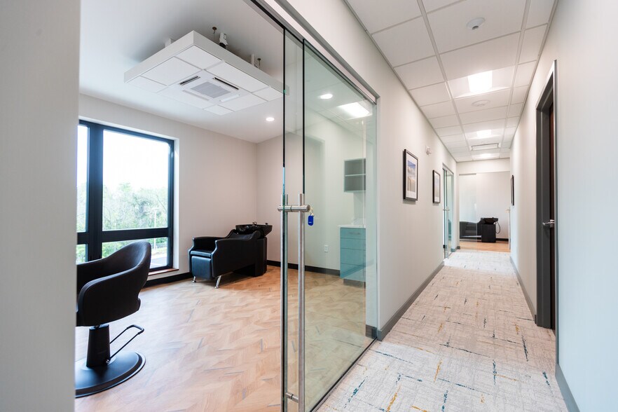 More Photos Of 4801 Quail Crest Pl, Lawrence Coworking Space