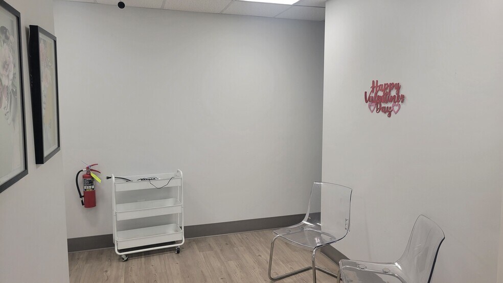 More Photos Of 365 Broadway, Amityville Medical For Lease
