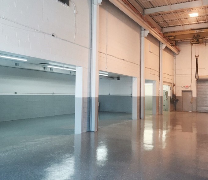 More Photos Of 14076 E Nine Mile Rd, Warren Warehouse For Lease