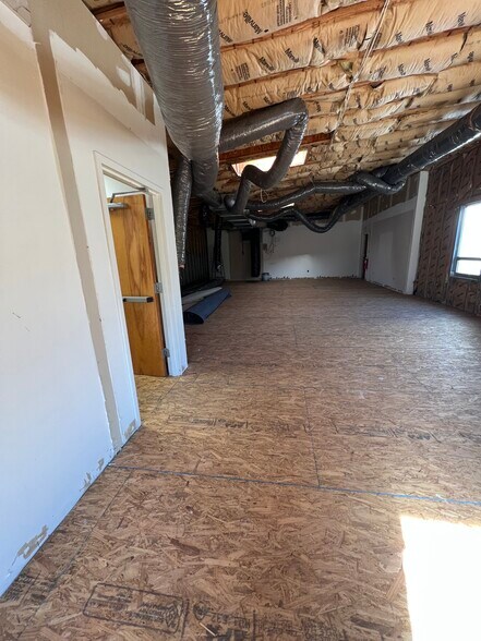 More Photos Of 185 Discovery Dr, Colmar Warehouse For Lease