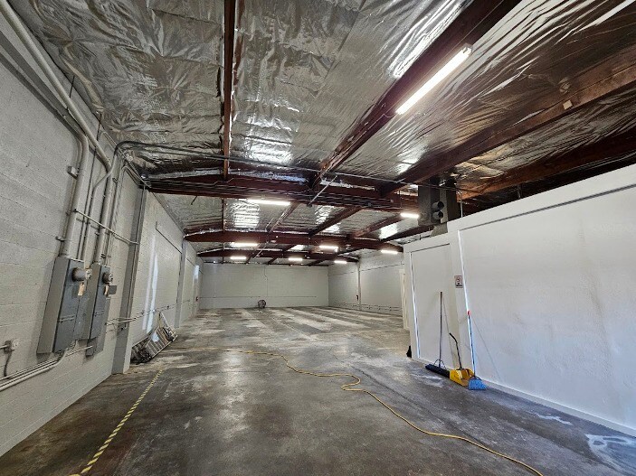 More Photos Of 804 E 18th St, Los Angeles Warehouse For Lease