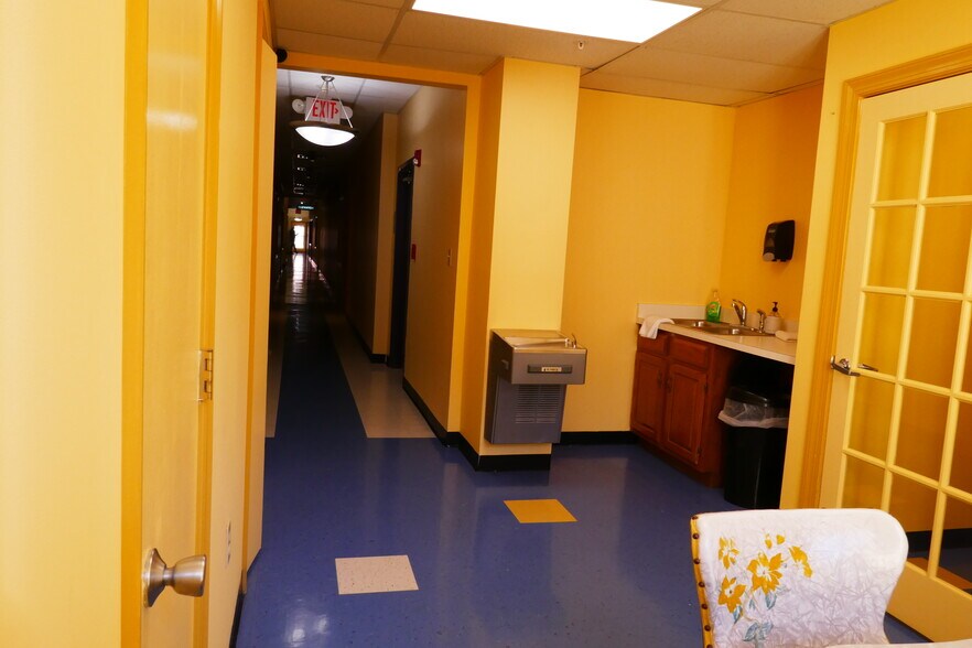 More Photos Of 9 N Loudoun St, Winchester Office For Sale