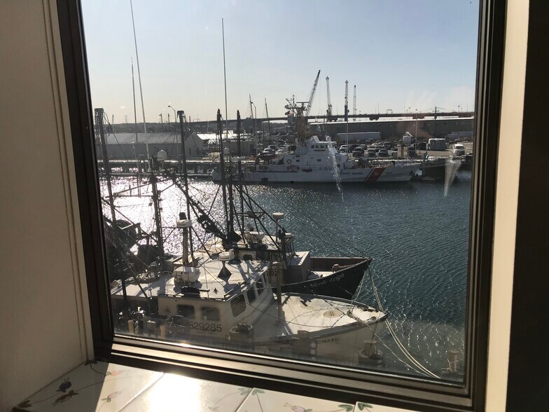 More Photos Of 2 Portland Fish Pier, Portland Office For Lease