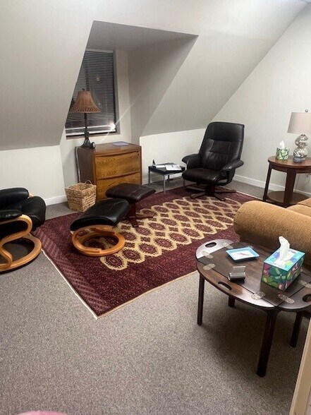 More Photos Of Putnam Offices, Norwalk Medical For Lease