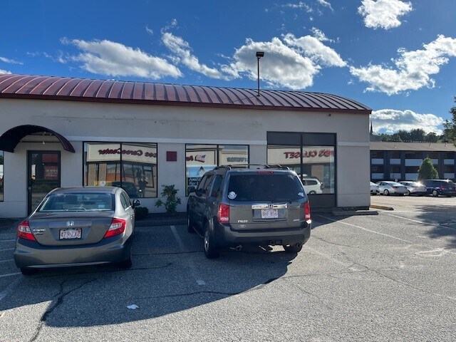 More Photos Of 1458 Riverdale St, West Springfield Unknown For Lease