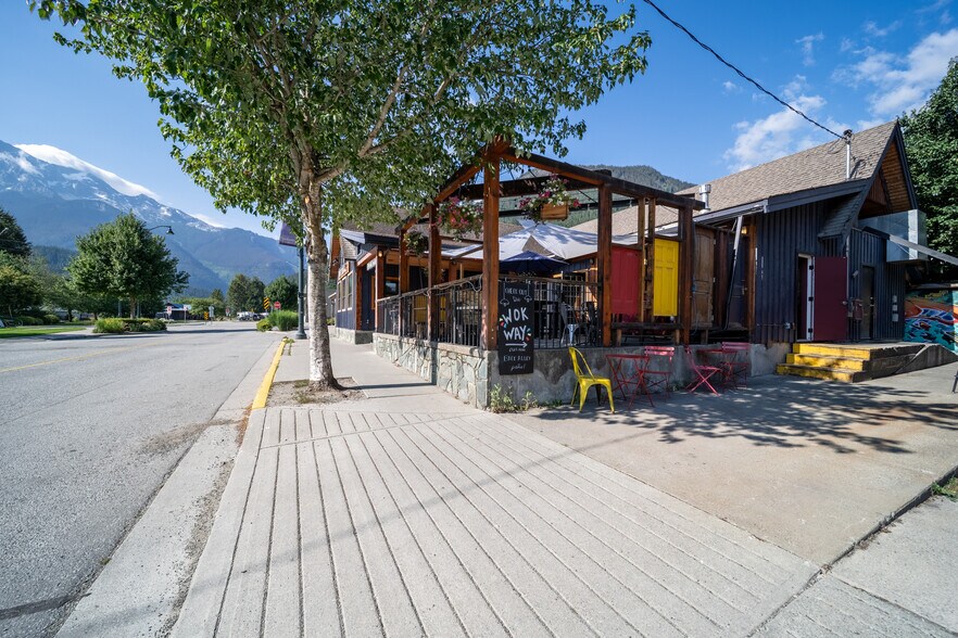 More Photos Of 7439 Frontier St, Pemberton Restaurant For Sale