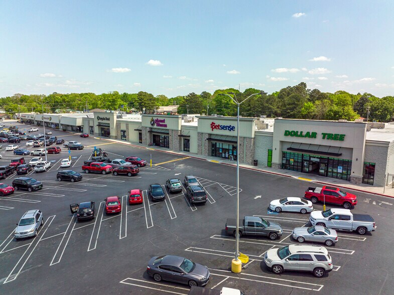 More Photos Of 122 Wc Bryant Pky, Calhoun Storefront For Lease