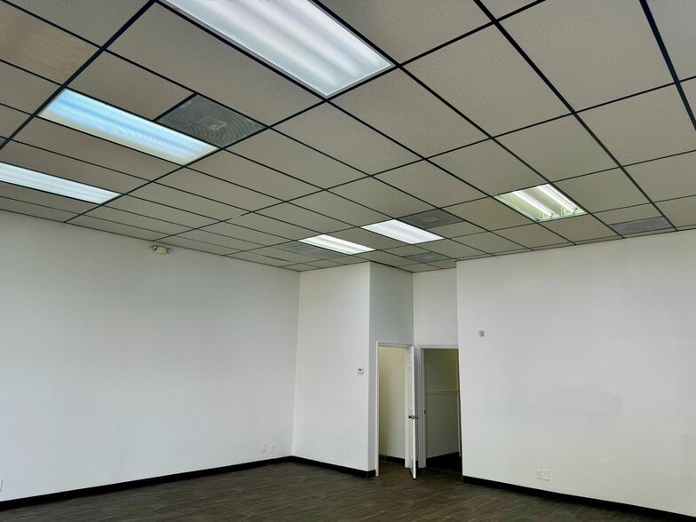 More Photos Of 8600-8602 Broadway St, Houston General Retail For Lease