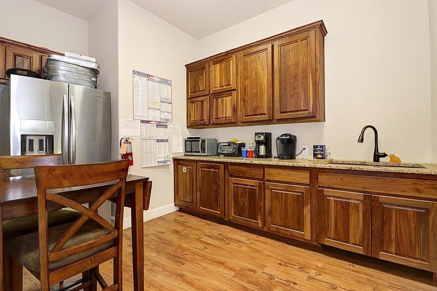 More Photos Of 8122 Whisper Oak, San Antonio Office For Sale