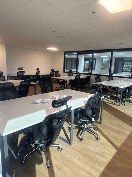 More Photos Of 6698 68th Ave N, Pinellas Park Coworking Space