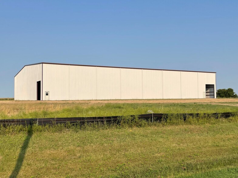 More Photos Of 507 Research Dr, Perry Industrial For Sale