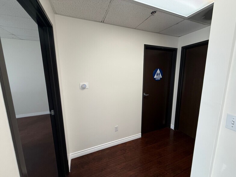 More Photos Of 28041 Smyth Dr, Valencia Light Manufacturing For Lease