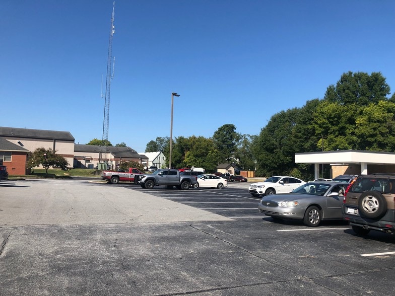 More Photos Of 102 N Broad St, Winder Bank For Lease