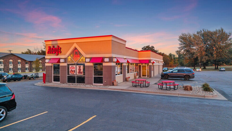 More Photos Of 5050 N Cliff Ave, Sioux Falls Fast Food For Sale